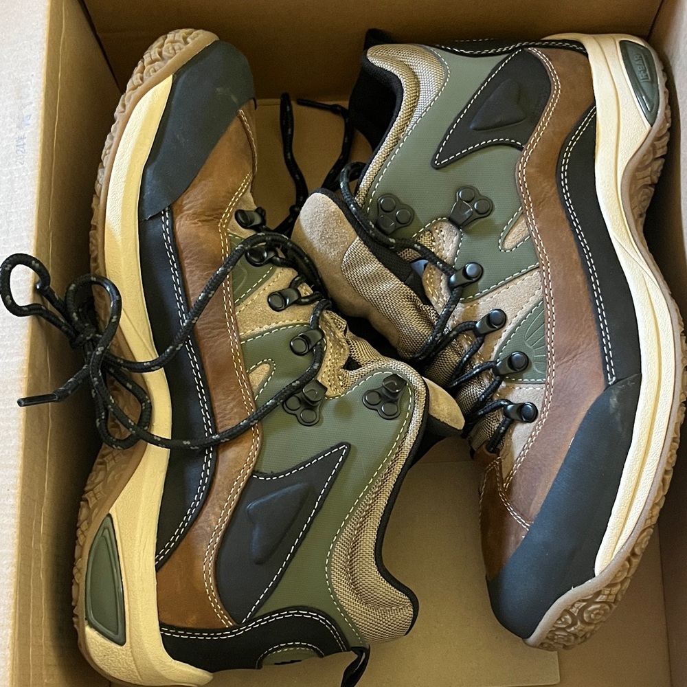 Dunham Men's Hiking Boots NWT